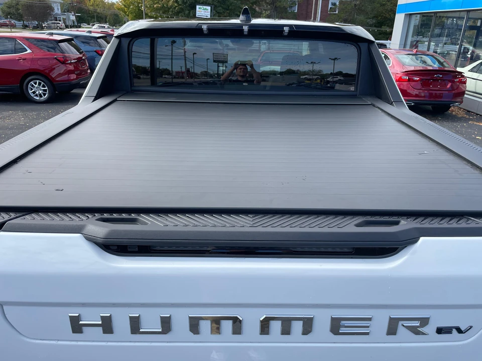 2023 GMC Hummer EV - Image 31 of 31