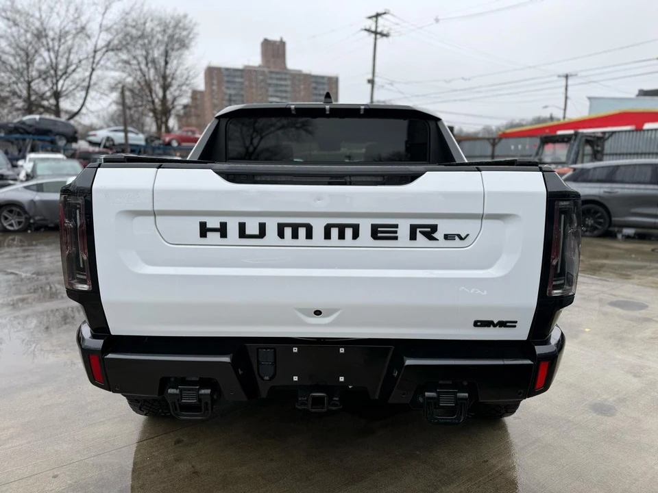 2023 GMC Hummer EV - Image 12 of 21