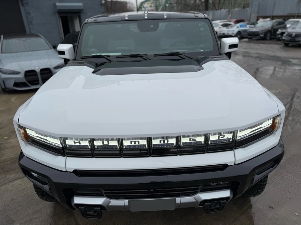 2023 GMC Hummer EV - Image 19 of 21