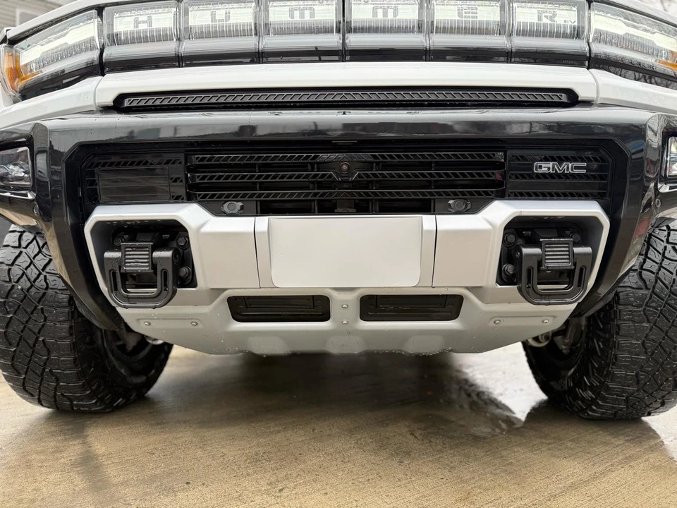 2023 GMC Hummer EV - Image 20 of 21