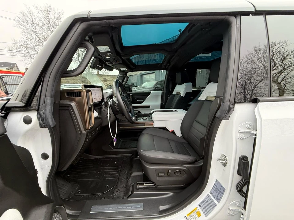 2023 GMC Hummer EV - Image 21 of 21