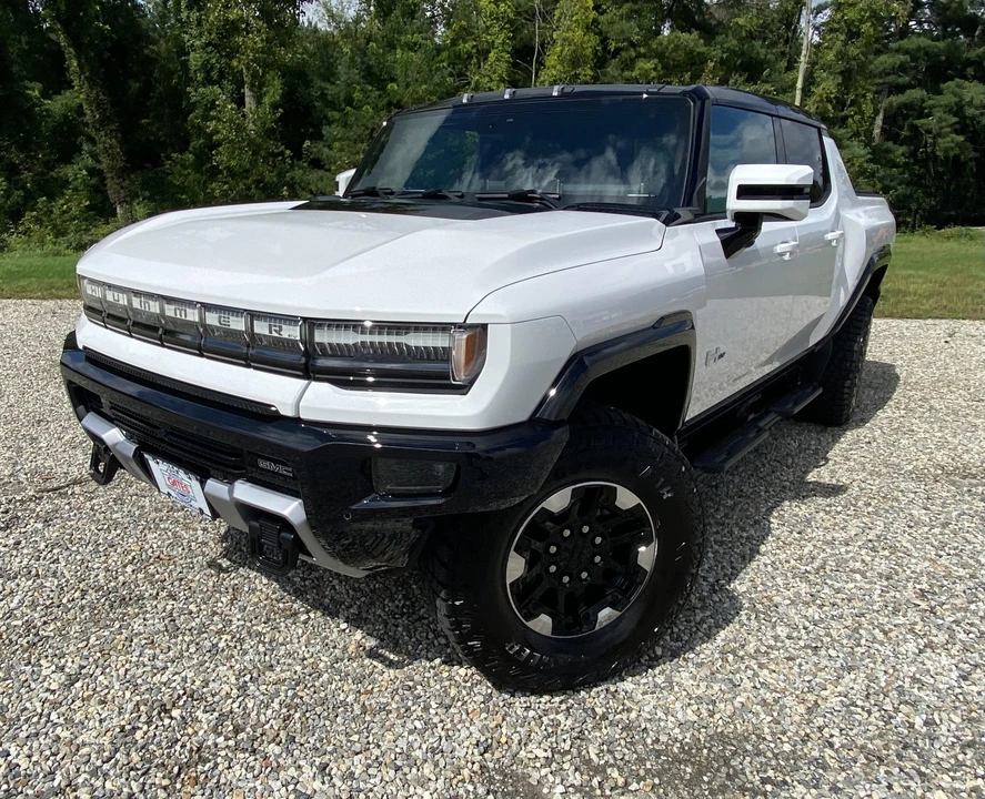 2023 GMC Hummer EV - Image 7 of 31