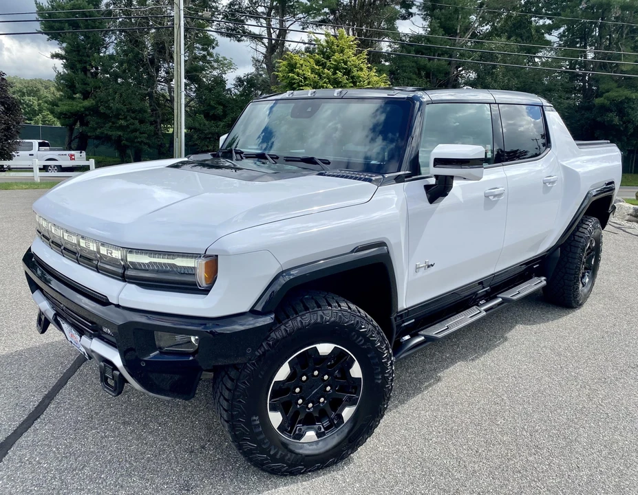 2023 GMC Hummer EV - Image 2 of 31
