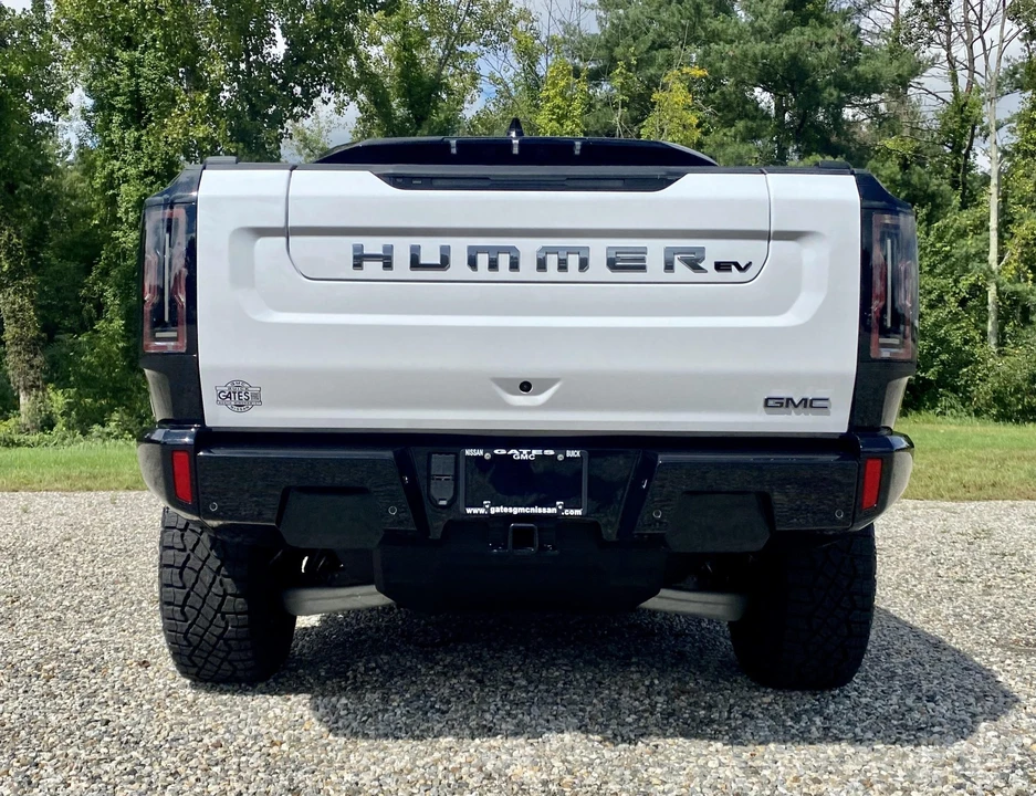 2023 GMC Hummer EV - Image 26 of 31