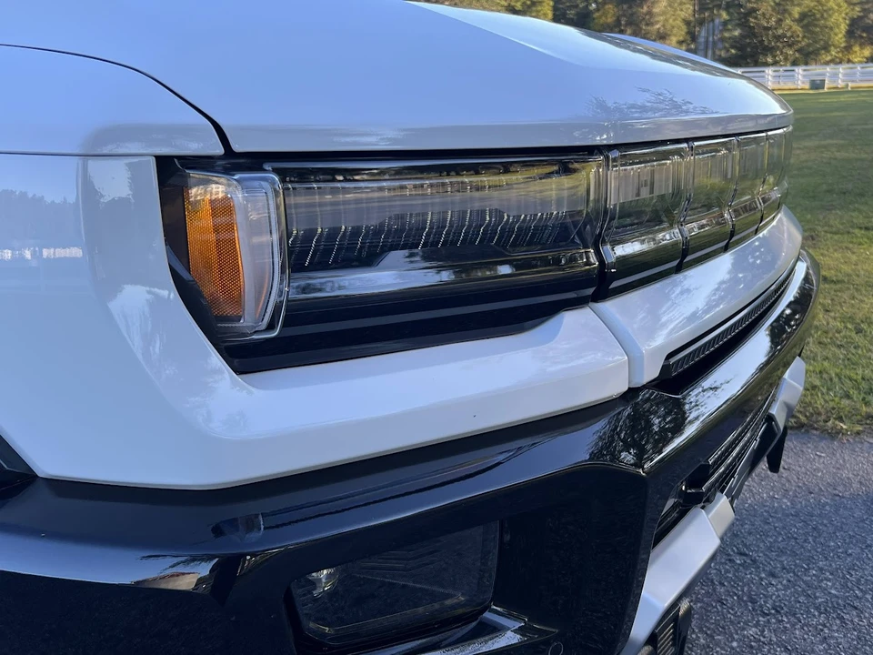 2023 GMC Hummer EV - Image 29 of 31