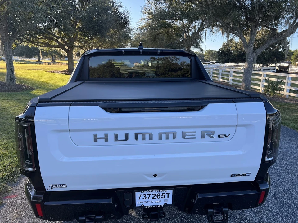 2023 GMC Hummer EV - Image 9 of 31