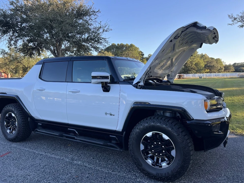 2023 GMC Hummer EV - Image 21 of 31