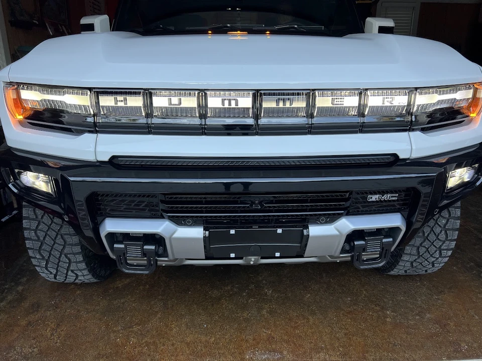 2023 GMC Hummer EV - Image 27 of 31