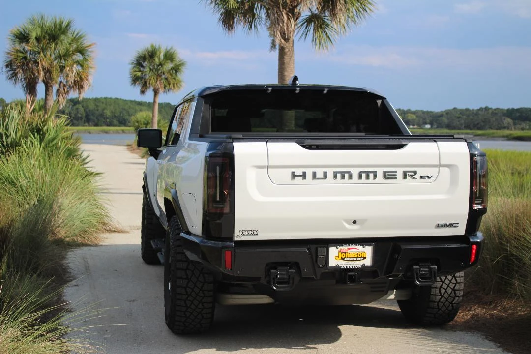 2023 GMC Hummer EV - Image 4 of 31