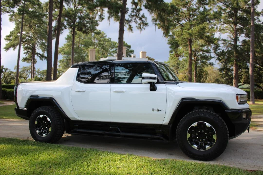 2023 GMC Hummer EV - Image 5 of 31