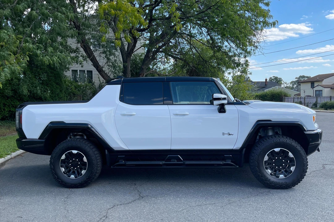 2023 GMC Hummer EV - Image 3 of 31