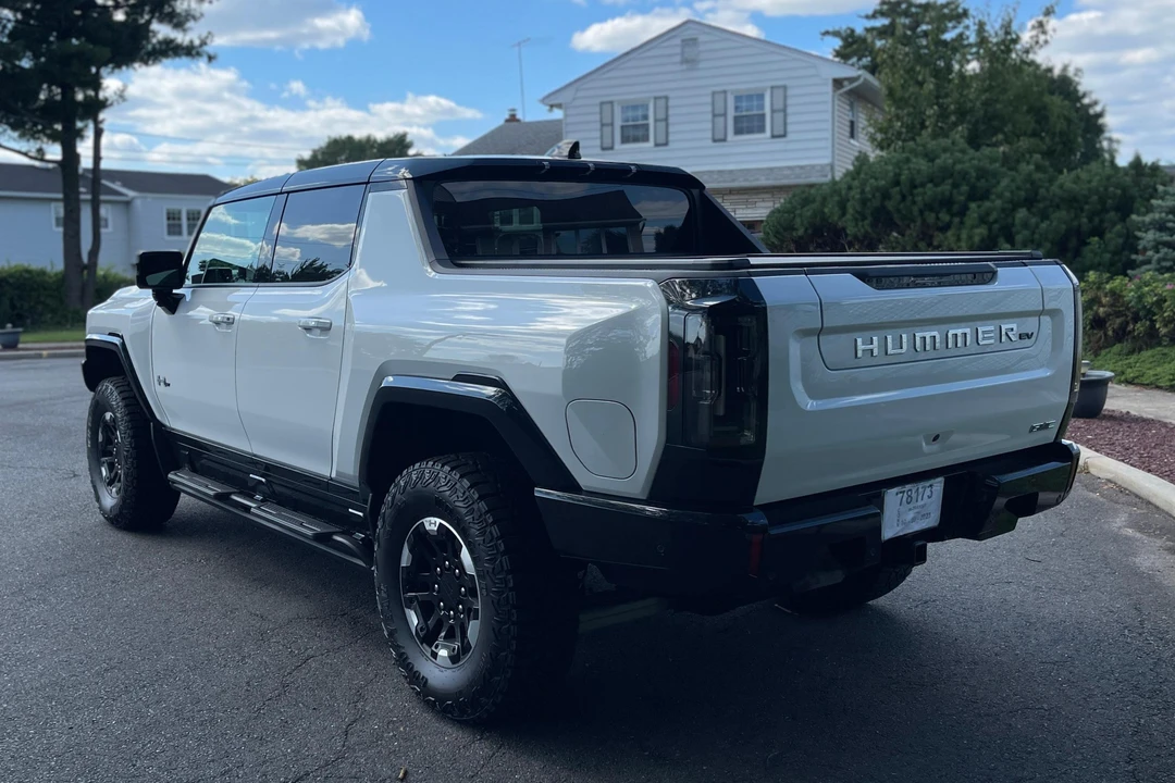 2023 GMC Hummer EV - Image 4 of 31