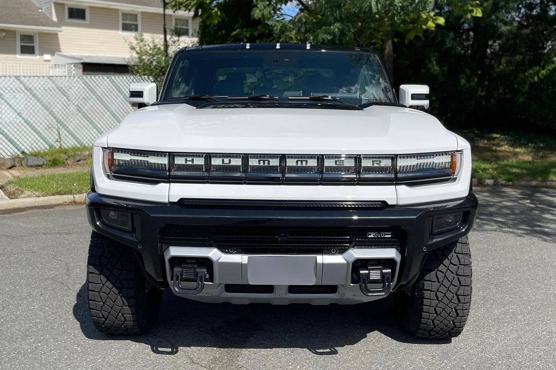 2023 GMC Hummer EV - Image 2 of 31