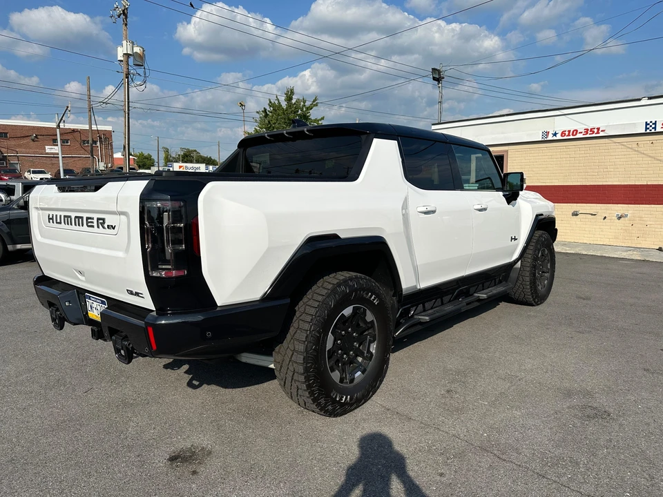 2023 GMC Hummer EV - Image 19 of 31