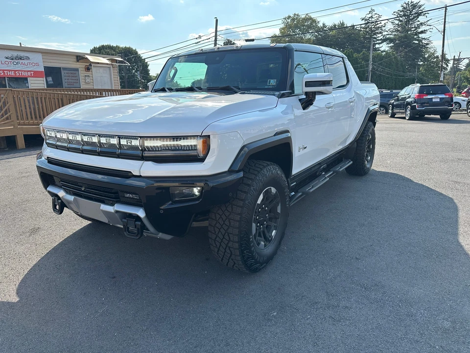 2023 GMC Hummer EV - Image 7 of 31