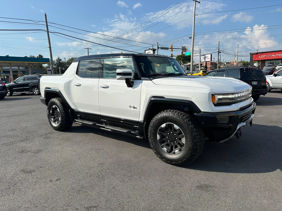 2023 GMC Hummer EV - Image 22 of 31