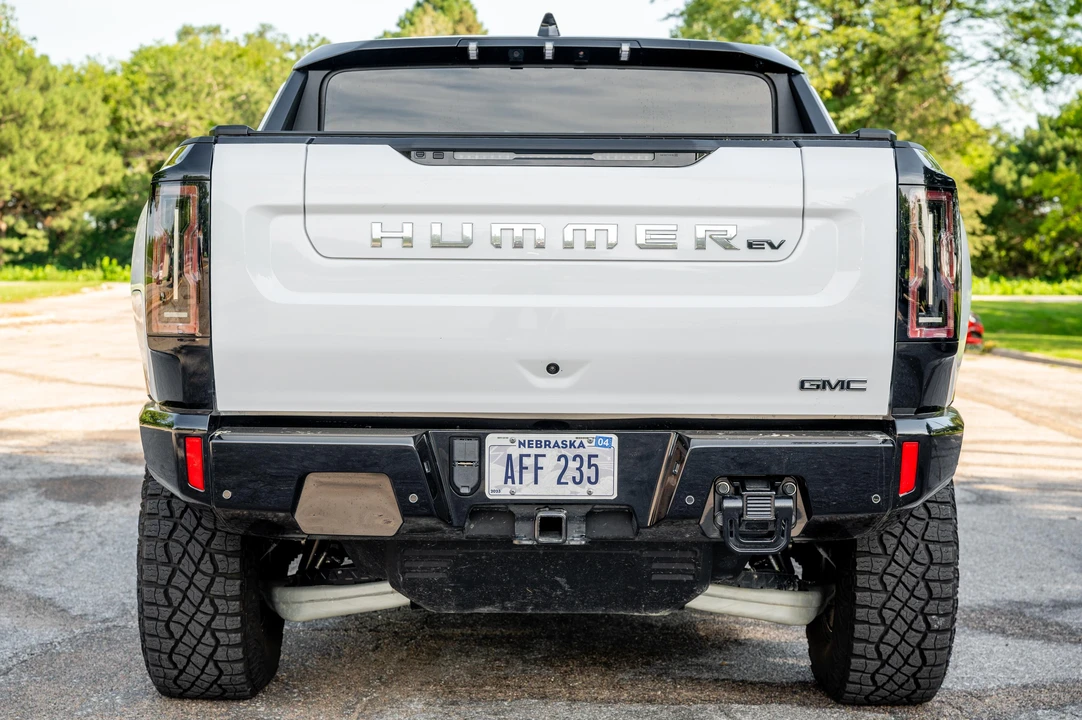 2023 GMC Hummer EV - Image 10 of 31