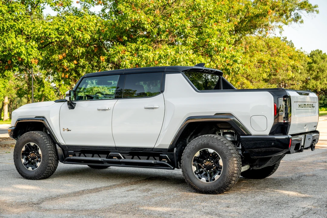 2023 GMC Hummer EV - Image 4 of 31