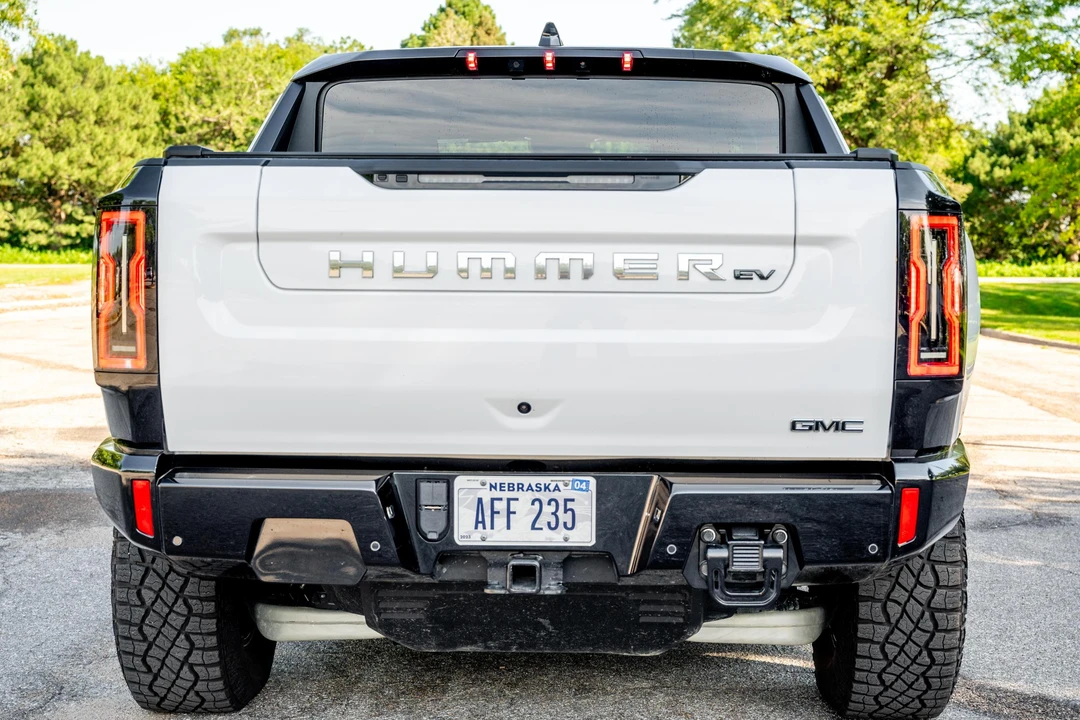 2023 GMC Hummer EV - Image 5 of 31
