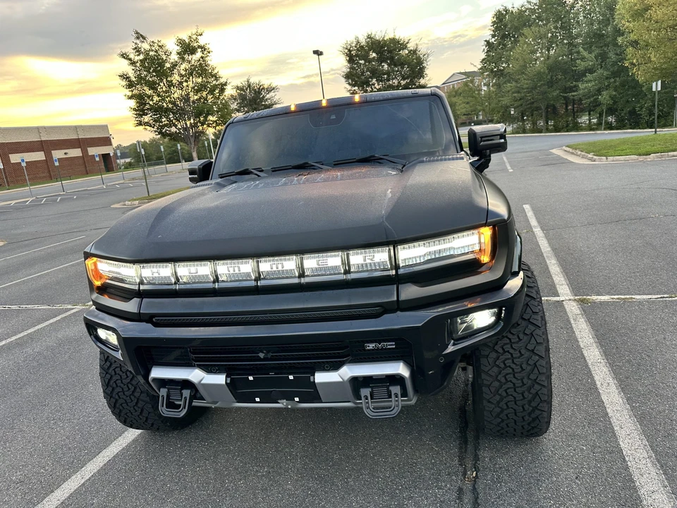 2023 GMC Hummer EV - Image 2 of 31