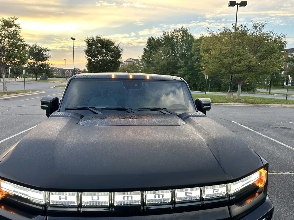 2023 GMC Hummer EV - Image 27 of 31