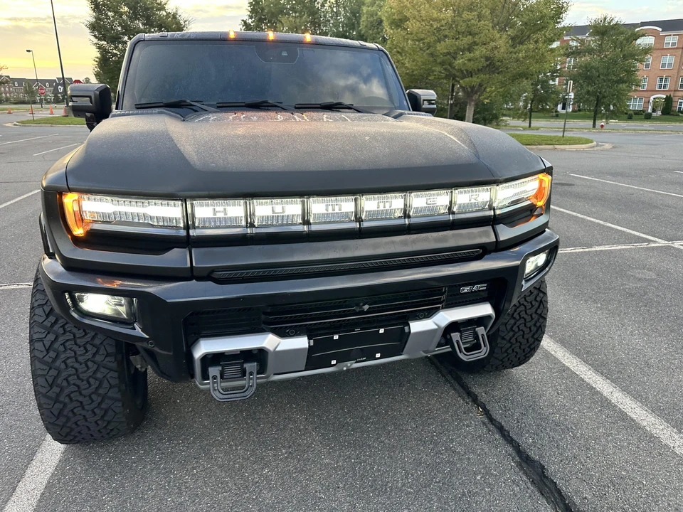 2023 GMC Hummer EV - Image 24 of 31