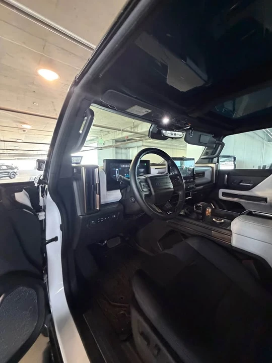 2023 GMC Hummer EV - Image 7 of 9