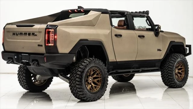 2023 GMC Hummer EV - Image 10 of 21