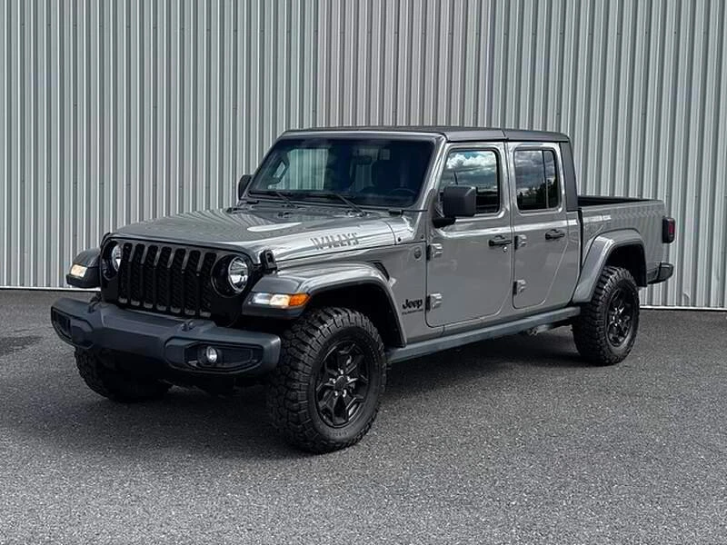 2023 GMC - Image 2 of 9