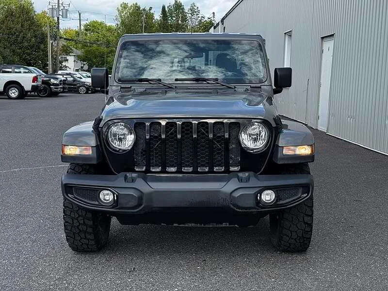 2023 GMC - Image 3 of 9