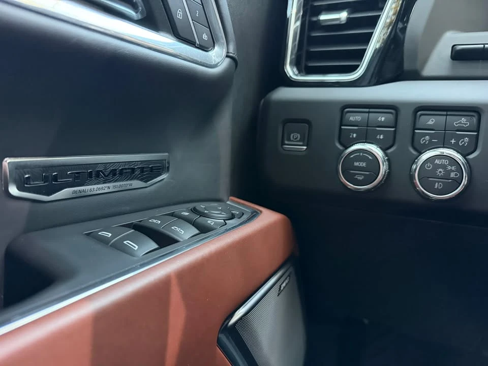 2023 GMC Sierra 5th Gen - Image 9 of 12