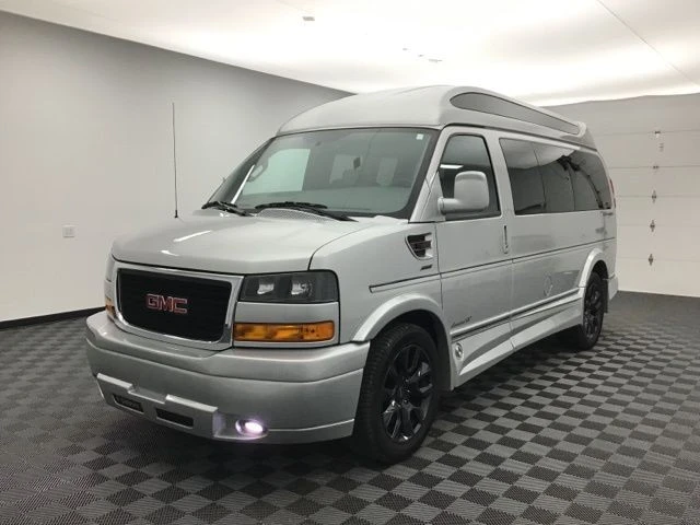 2023 GMC Savana - Image 13 of 21