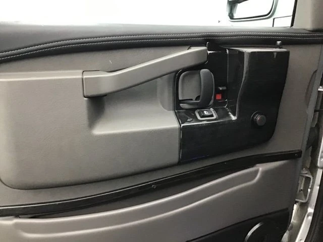 2023 GMC Savana - Image 17 of 21