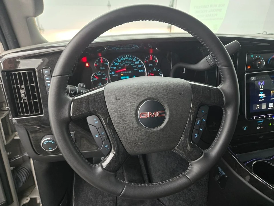 2023 GMC Savana - Image 20 of 21
