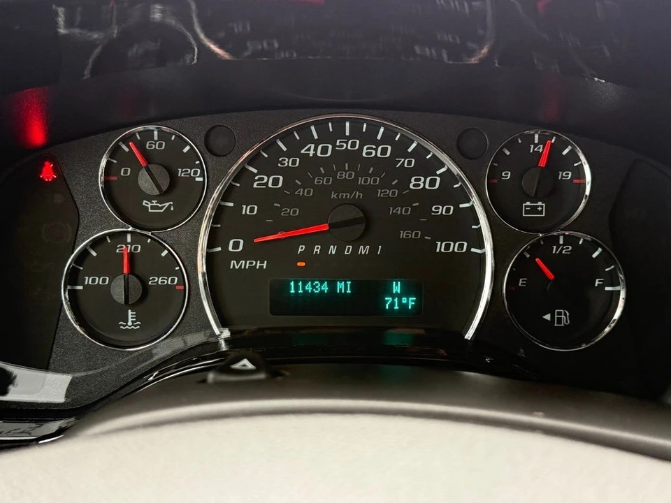 2023 GMC Savana - Image 19 of 21