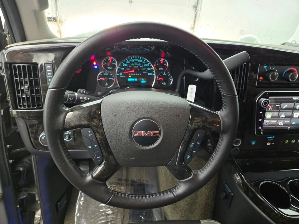 2023 GMC Savana - Image 21 of 21