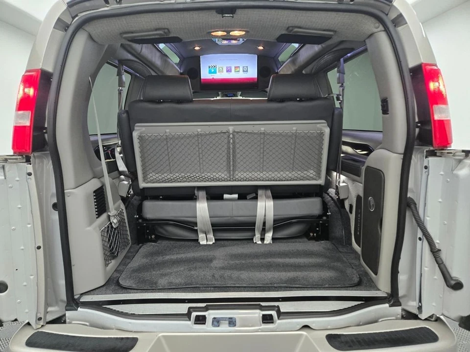 2023 GMC Savana - Image 6 of 21