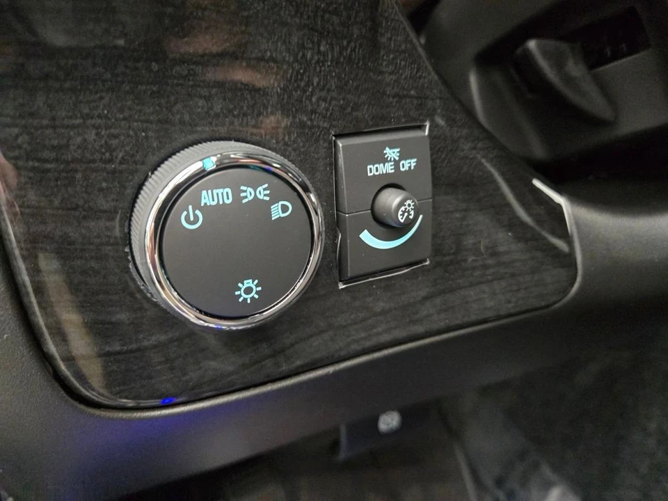 2023 GMC Savana - Image 19 of 21
