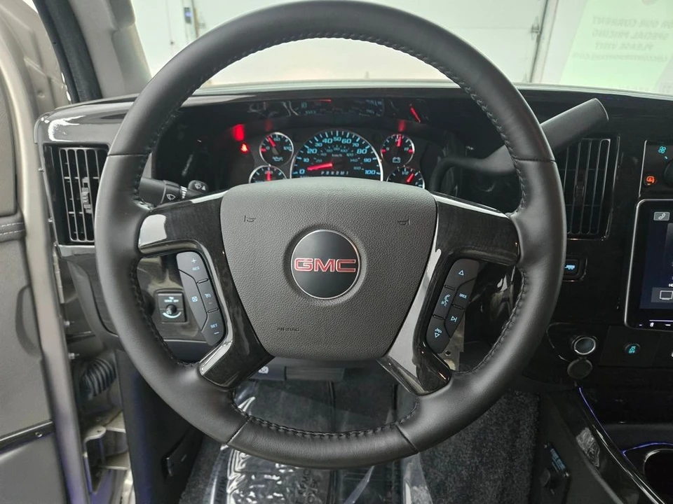 2023 GMC Savana - Image 21 of 21