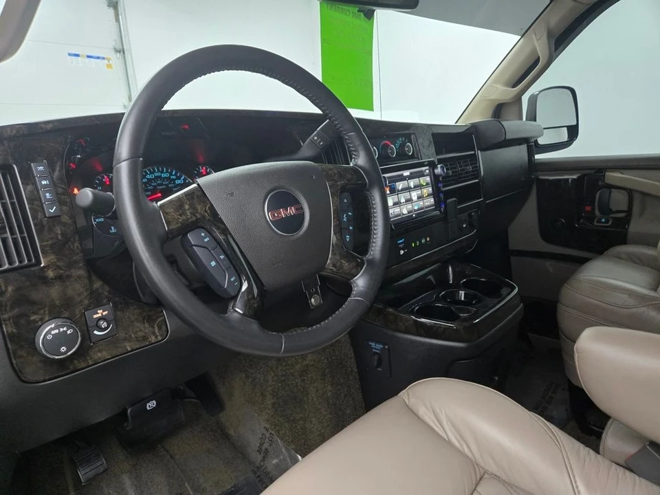 2023 GMC Savana - Image 17 of 21