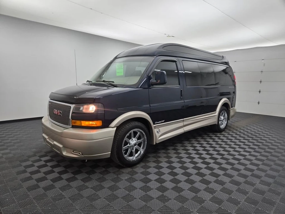 2023 GMC Savana - Image 11 of 21