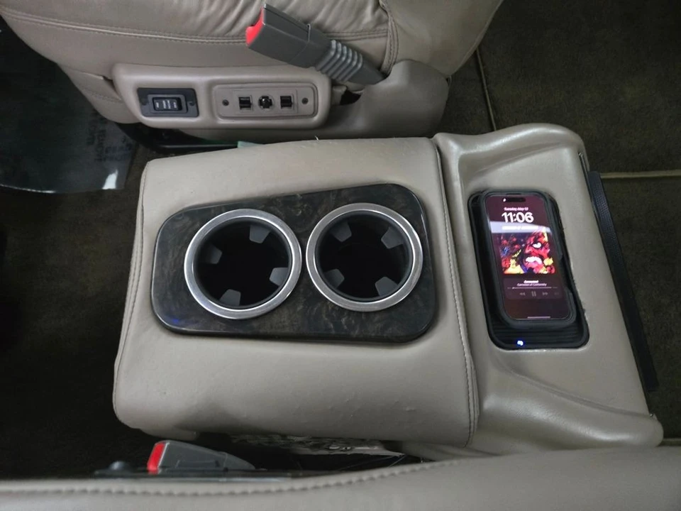2023 GMC Savana - Image 20 of 21