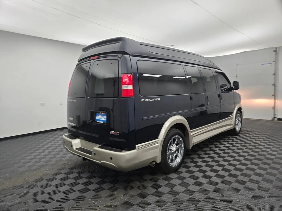2023 GMC Savana - Image 3 of 21