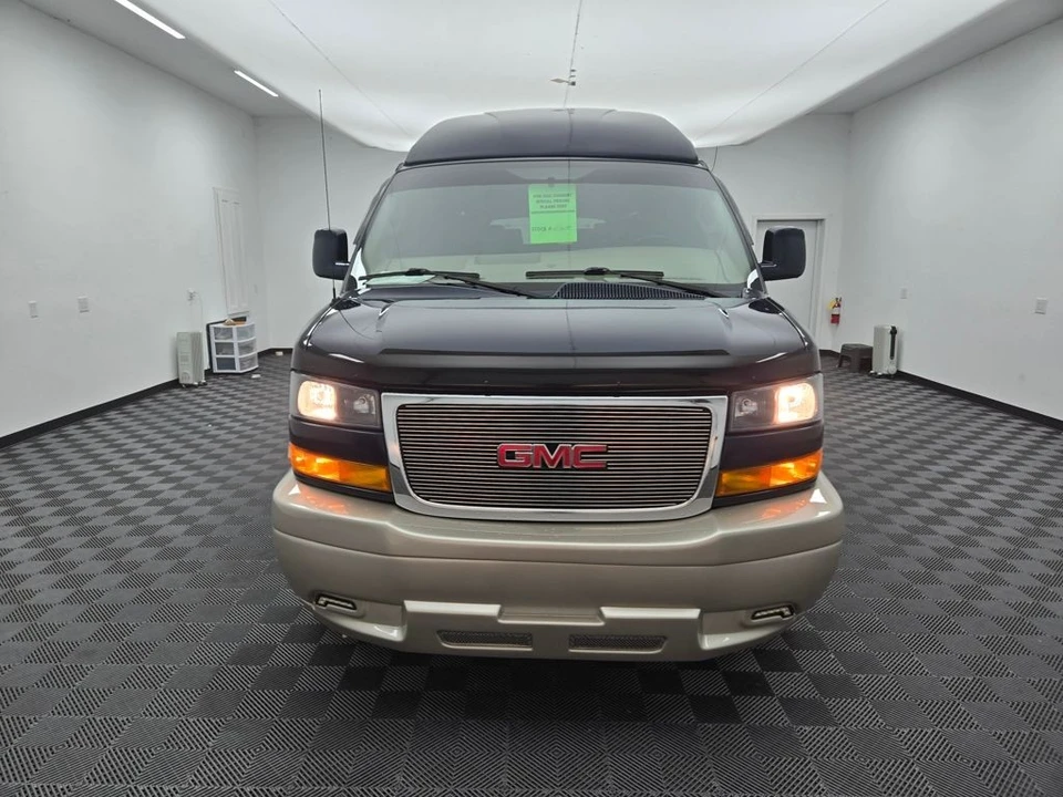 2023 GMC Savana - Image 12 of 21