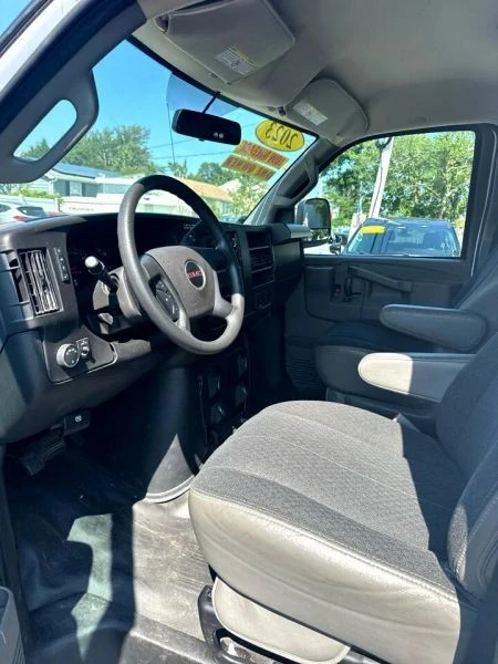 2023 GMC Savana - Image 9 of 12