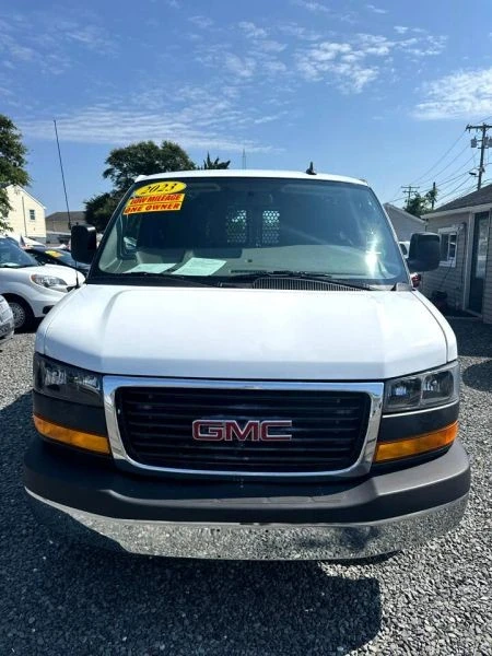 2023 GMC Savana - Image 8 of 12