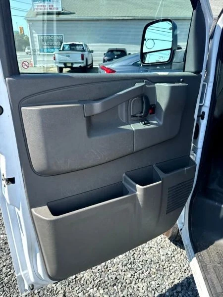 2023 GMC Savana - Image 12 of 12