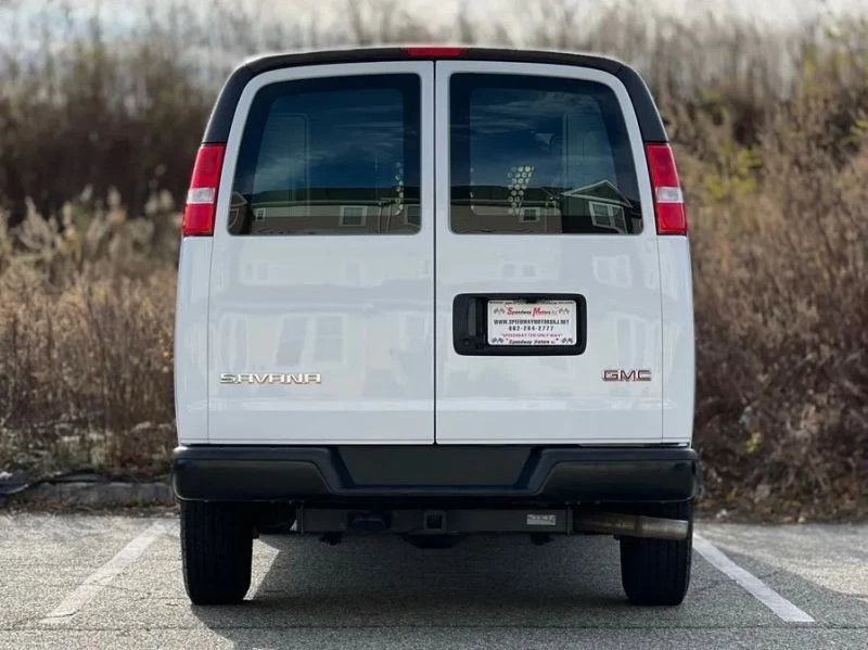 2023 GMC Savana - Image 7 of 12