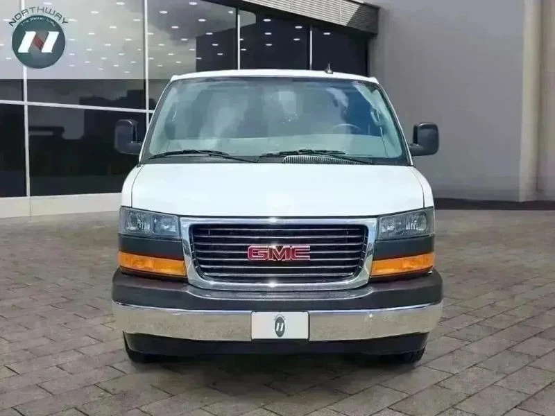 2023 GMC Savana - Image 8 of 12