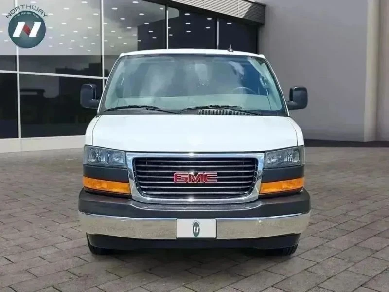 2023 GMC Savana - Image 8 of 12
